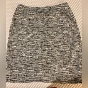 Le Lis Pencil Skirt